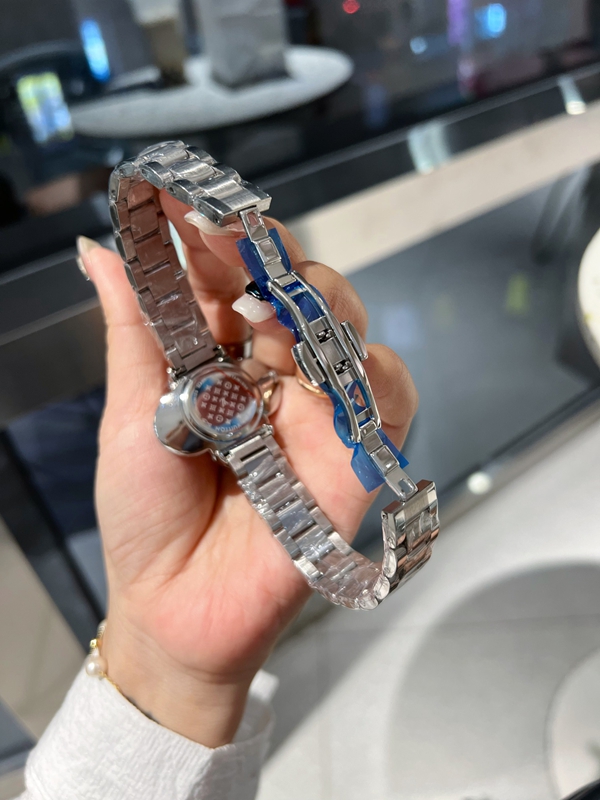 ブランド時計全体デザイン